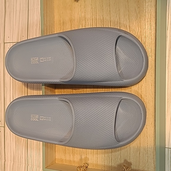 32° COOL slip on's - Picture 2 of 5